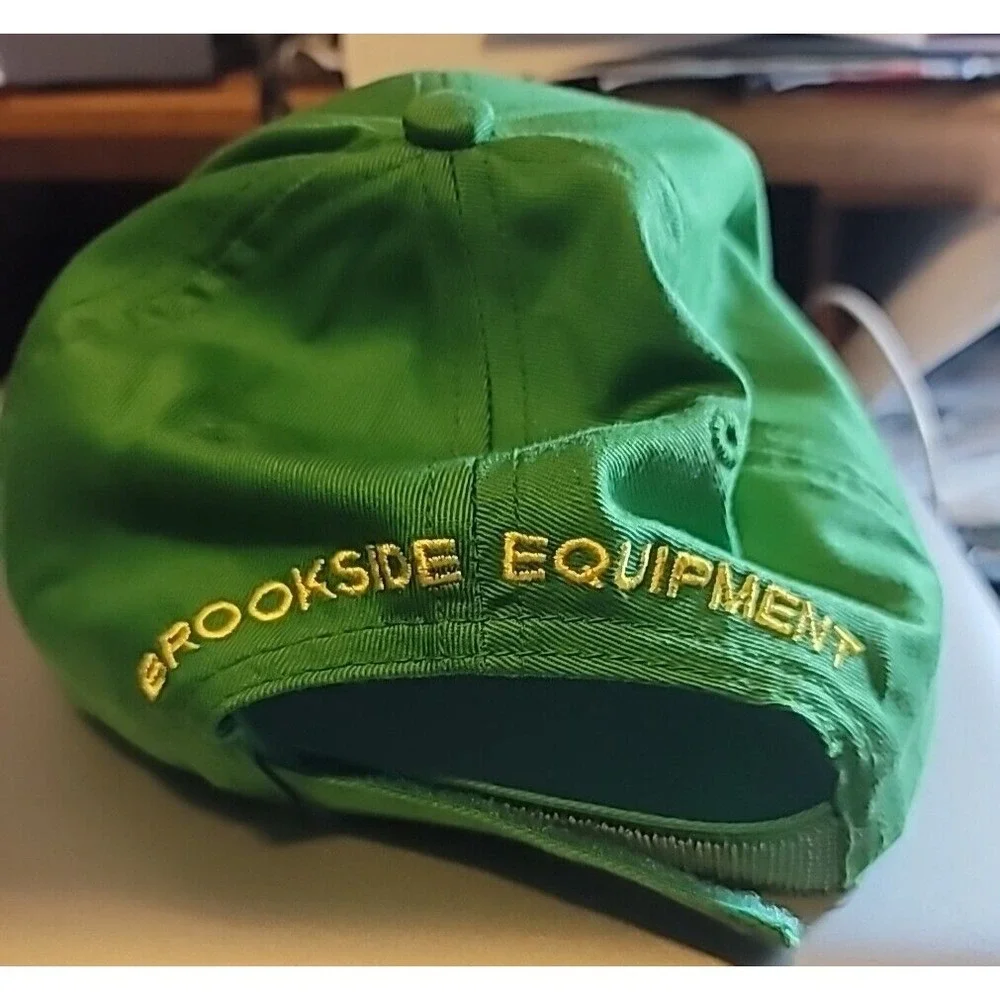 John Deere Hat/Bowed Logo Frame/ Hologram preowned Embr Company Promo On Back